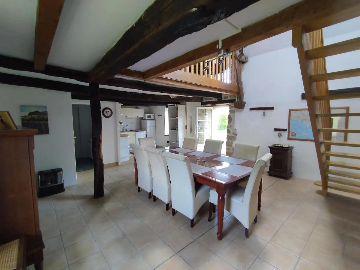 Casa vacanze Belle longère familiale avec jardin - nature&plages Limerzel